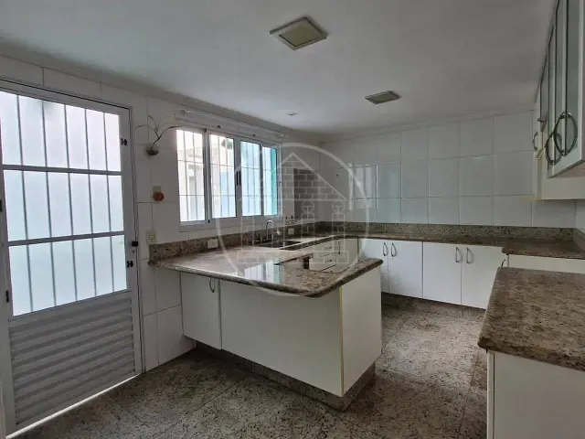 Casa com 200m² 2 quartos e 3 banheiros, à venda, no bairro Jardim Suzana em São Paulo