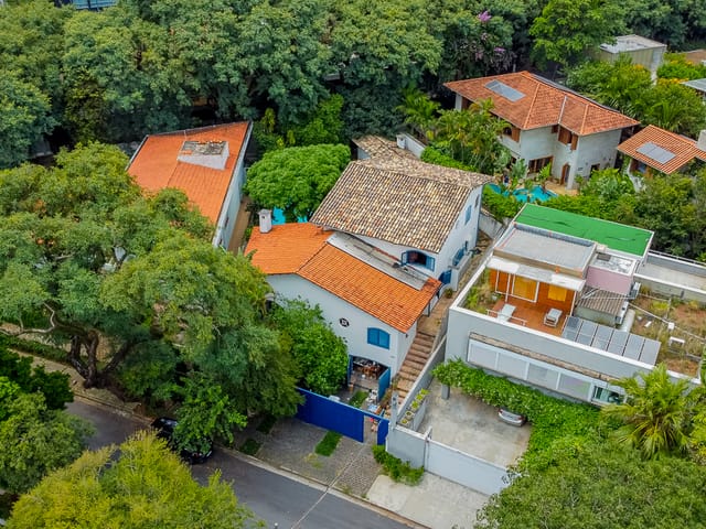 Casa com 678m² 3 quartos e 4 banheiros, à venda, no bairro Alto de Pinheiros em São Paulo