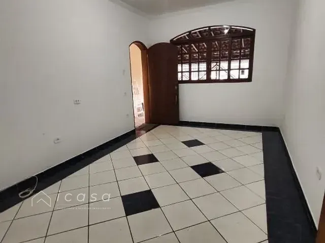 Casa com 125m² 4 quartos e 1 banheiro, à venda, no bairro Parque Aeroporto em Taubaté