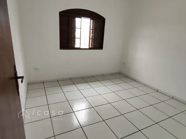 Casa com 125m² 4 quartos e 1 banheiro, à venda, no bairro Parque Aeroporto em Taubaté