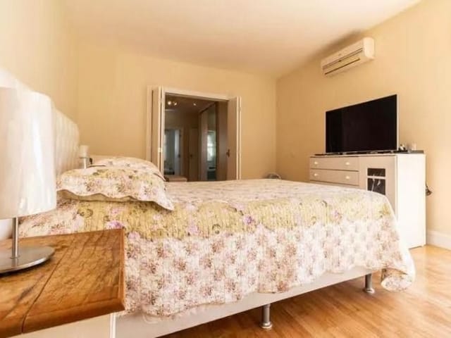 Casa 4 quartos e 6 banheiros, à venda ou para alugar, no bairro Alphaville em Santana de Parnaíba