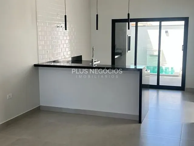 Casa com 154m² 3 quartos e 3 banheiros, à venda, no bairro Caguassu em Sorocaba