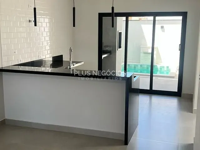 Casa com 154m² 3 quartos e 3 banheiros, à venda, no bairro Caguassu em Sorocaba