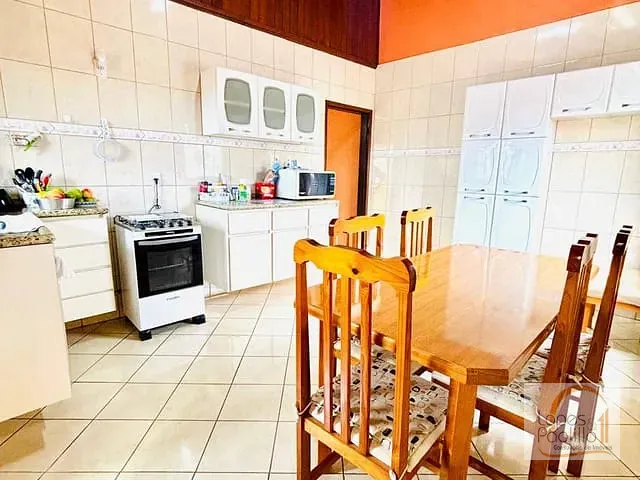 Casa com 50m² 1 quarto e 1 banheiro, para alugar, no bairro Jardim Alvinópolis em Atibaia