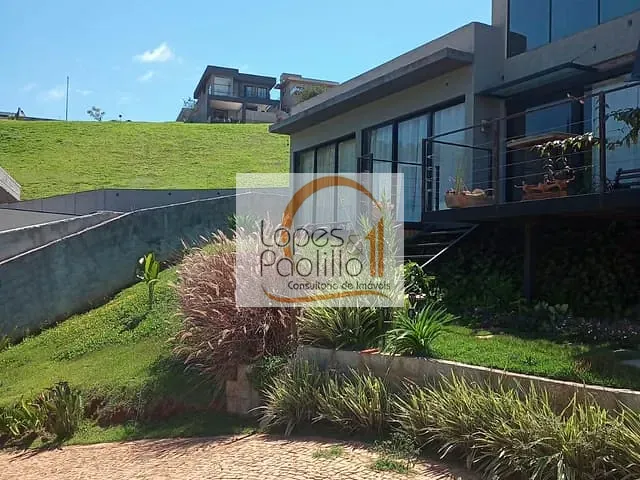 Casa com 900m² 3 quartos e 3 banheiros, à venda, no bairro Condominio Quintas da Boa Vista em Atibaia