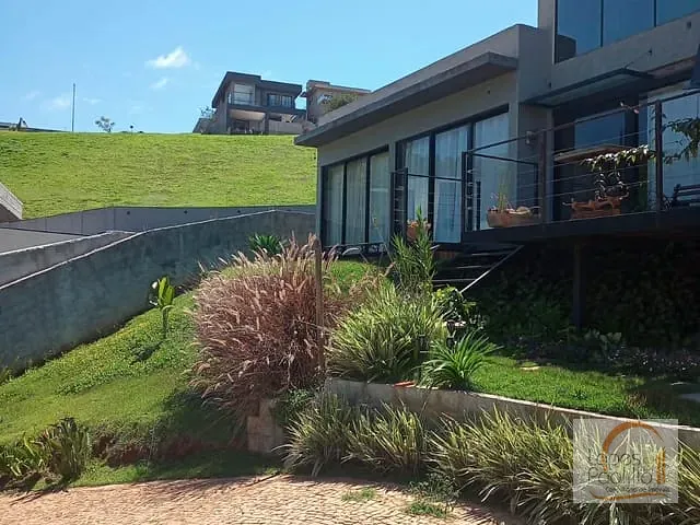 Casa com 900m² 3 quartos e 3 banheiros, à venda, no bairro Condominio Quintas da Boa Vista em Atibaia
