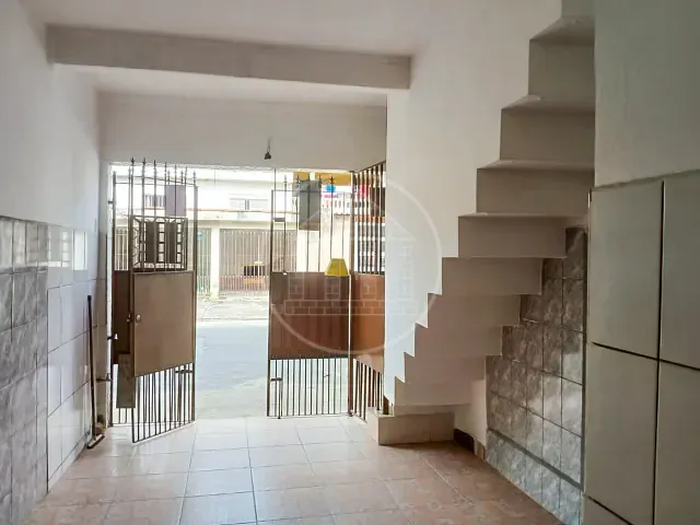 Casa com 160m² 2 quartos e 1 banheiro, para alugar, no bairro Jardim Myrna em São Paulo