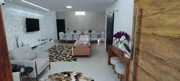 Casa, 4 quartos, 260 m² - Foto 1