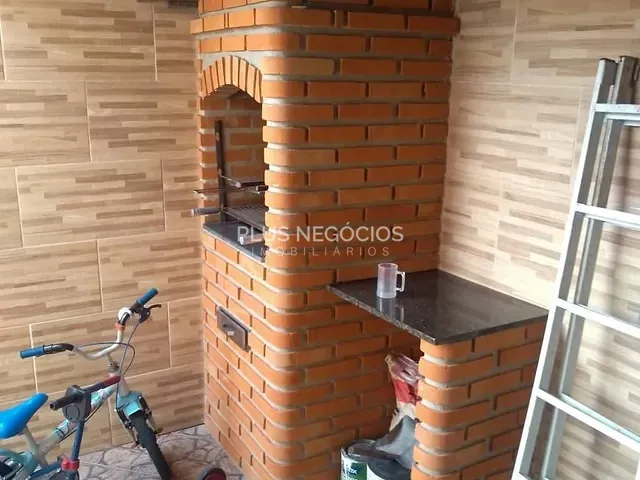 Sobrado 3 quartos e 2 banheiros, à venda, no bairro Wanel Ville em Sorocaba
