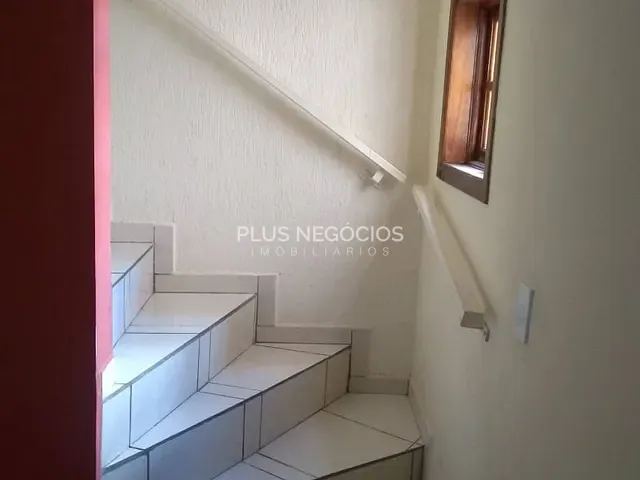 Sobrado 3 quartos e 2 banheiros, à venda, no bairro Wanel Ville em Sorocaba