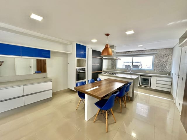 Casa com 420m² 4 quartos e 5 banheiros, para alugar, no bairro Alphaville em Santana de Parnaíba