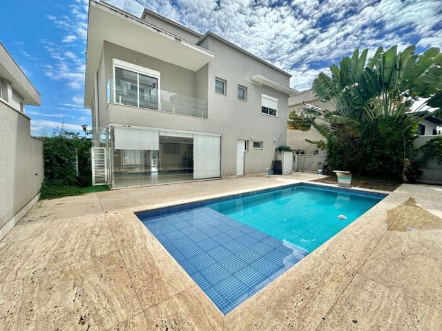 Casa com 420m² 4 quartos e 5 banheiros, para alugar, no bairro Alphaville em Santana de Parnaíba