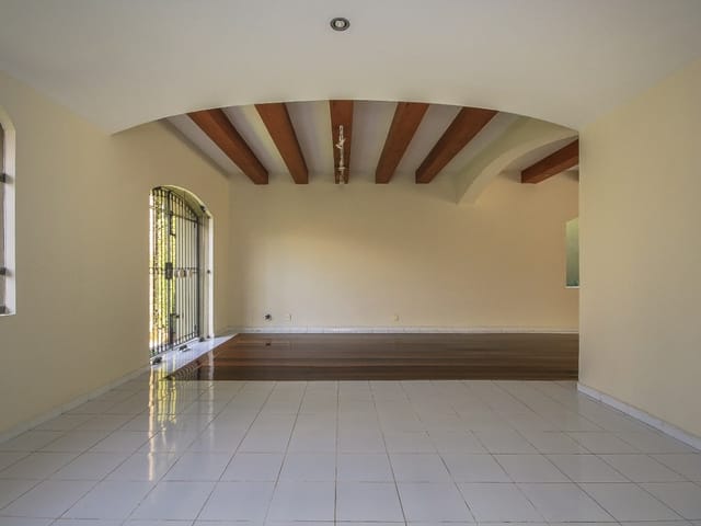 Foto do Casa - Casa para venda e locação em Pacaembu com 3 quartos, sendo 1 suíte , 255m² | Lares e Andares Imóveis