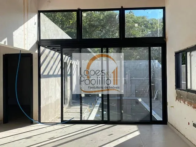 Casa com 300m² 3 quartos e 3 banheiros, à venda, no bairro Laranja Azeda em Atibaia