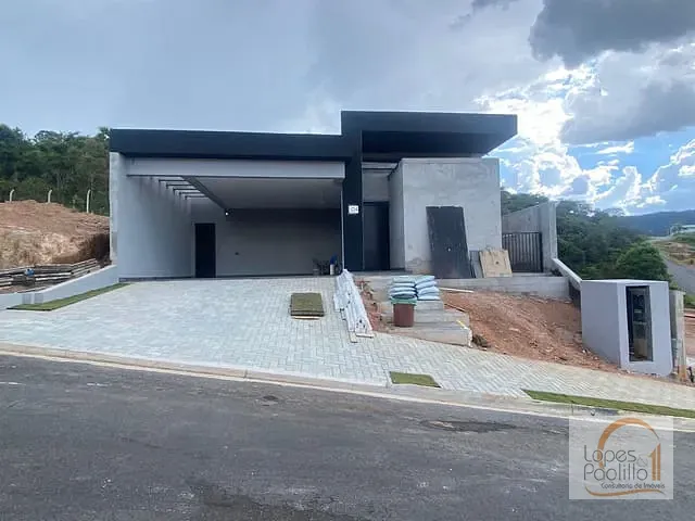 Casa com 300m² 3 quartos e 3 banheiros, à venda, no bairro Laranja Azeda em Atibaia
