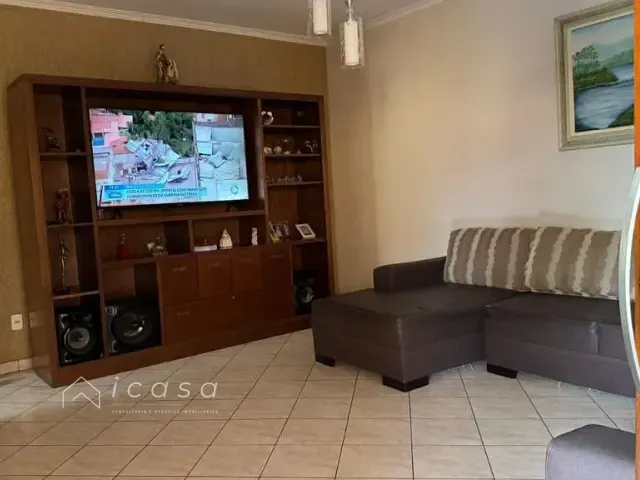Casa com 500m² 4 quartos e 3 banheiros, à venda, no bairro Parque São Cristóvão em Taubaté