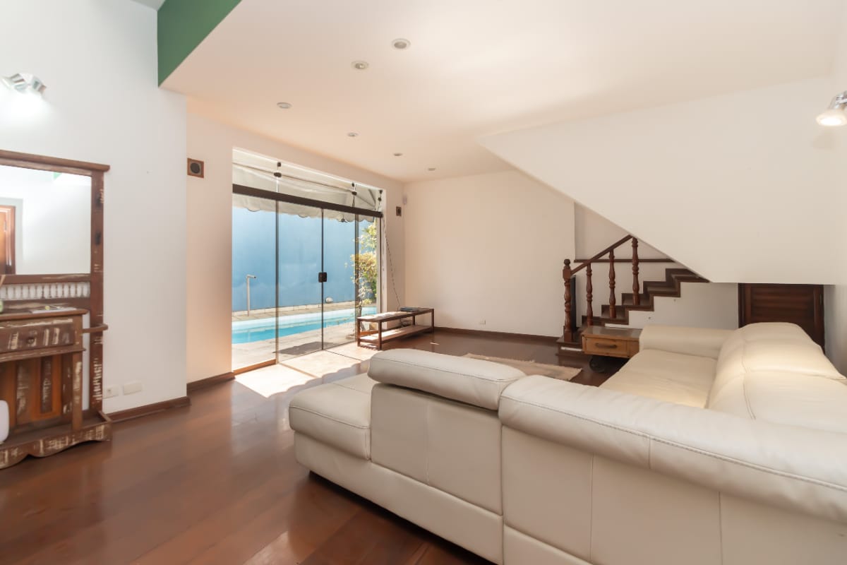 Foto do Casa-Casa tipo para venda em Vila Inah com 3 quartos, sendo 3 suítes, 263m²