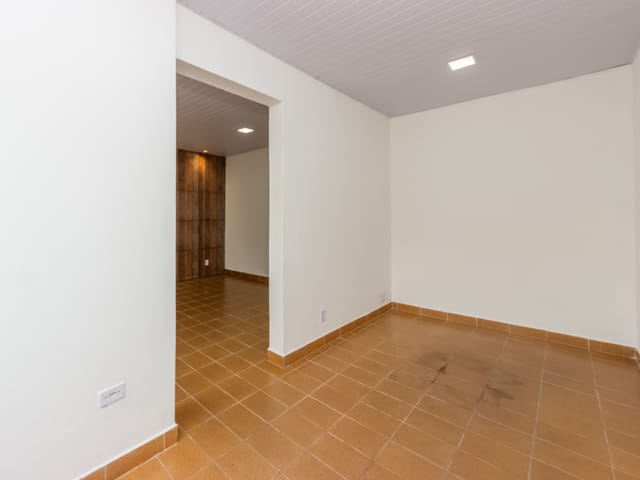 Casa com 200m² 4 quartos e 2 banheiros, à venda, no bairro Cambuci em São Paulo