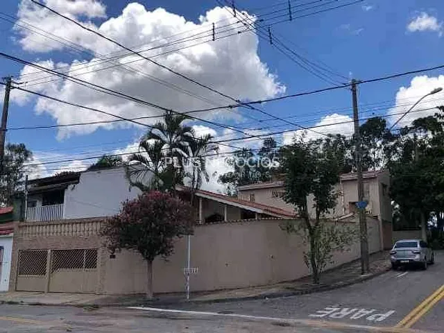 Casa com 310m² 3 quartos e 4 banheiros, à venda, no bairro Jardim Rosália Alcolea em Sorocaba