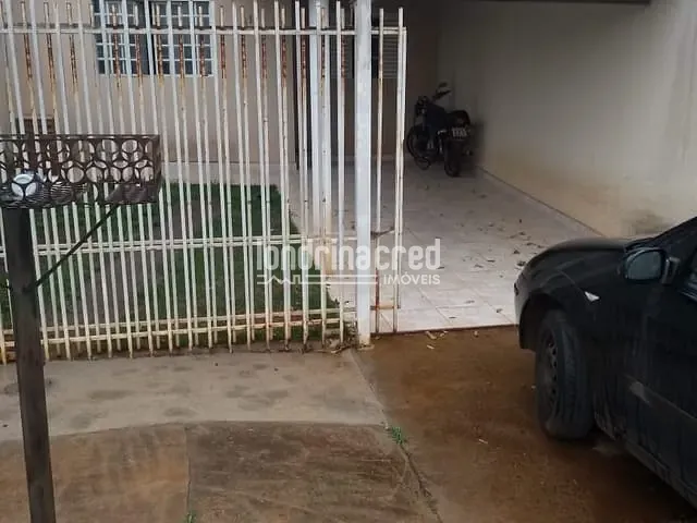 Casa com 180m², à venda, no bairro Colúmbia em Londrina