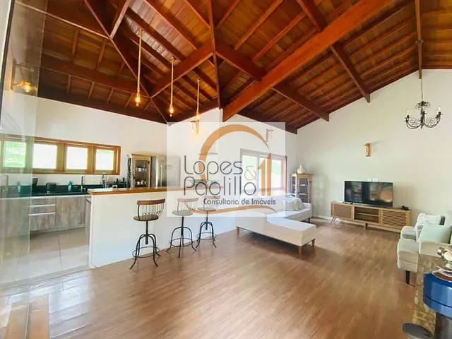 Casa com 1069m² 3 quartos e 3 banheiros, à venda ou para alugar, no bairro Portão em Atibaia