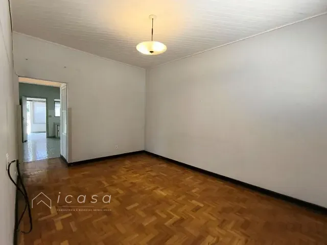 Casa com 513m² 3 quartos e 2 banheiros, à venda, no bairro Vila Pantaleão em Caçapava