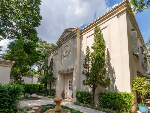 Casa com 826m² 5 quartos e 8 banheiros, à venda, no bairro Alto de Pinheiros em São Paulo
