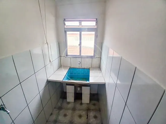 Casa com 200m² 1 quarto e 1 banheiro, para alugar, no bairro Jardim Cliper em São Paulo