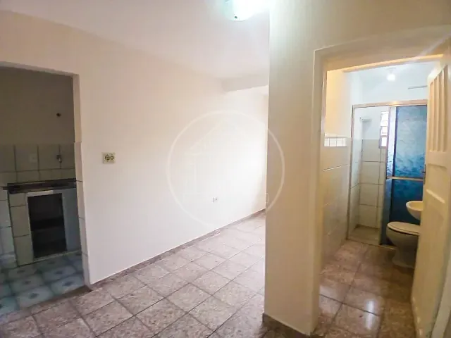 Casa com 200m² 1 quarto e 1 banheiro, para alugar, no bairro Jardim Cliper em São Paulo