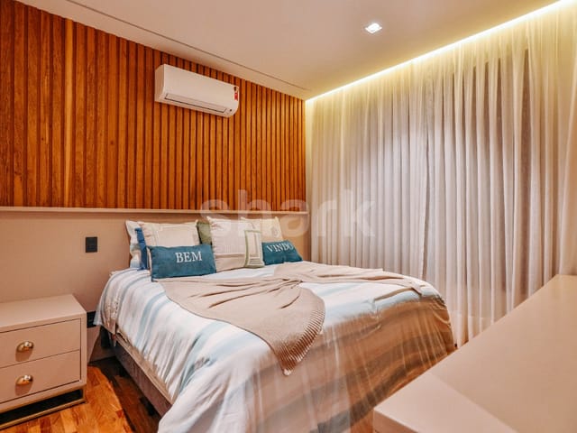 Casa com 4263m² 5 quartos e 7 banheiros, à venda, no bairro centro  em Igaratá
