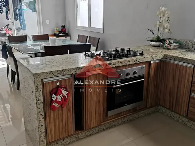Casa com 125m² 3 quartos e 1 banheiro, à venda, no bairro Loteamento Residencial Vista Linda em São José dos Campos