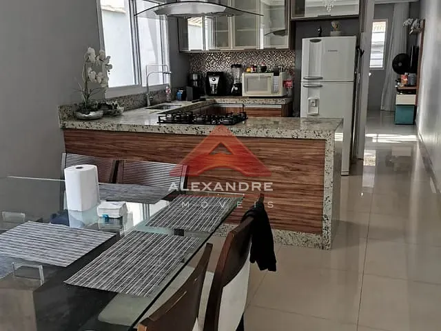 Casa com 125m² 3 quartos e 1 banheiro, à venda, no bairro Loteamento Residencial Vista Linda em São José dos Campos