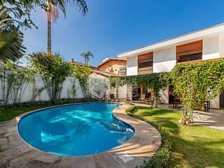 Foto do Casa-Casa tipo para venda em Granja Julieta com 3 quartos, sendo 1 suíte, 256m²