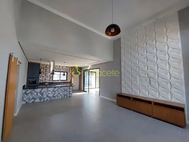 Casa com 300m² 4 quartos e 3 banheiros, à venda, no bairro Parque Vera Cruz em Tremembé