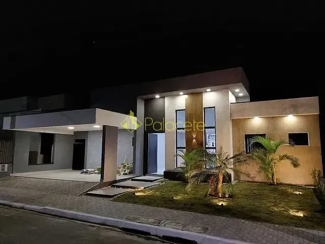 Casa com 300m² 4 quartos e 3 banheiros, à venda, no bairro Parque Vera Cruz em Tremembé