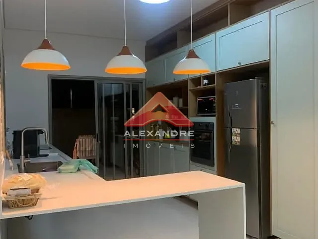 Casa com 250m² 3 quartos e 1 banheiro, à venda, no bairro Jardim das Flores em São José dos Campos