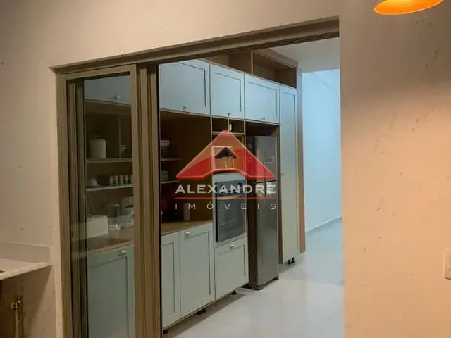 Casa com 250m² 3 quartos e 1 banheiro, à venda, no bairro Jardim das Flores em São José dos Campos
