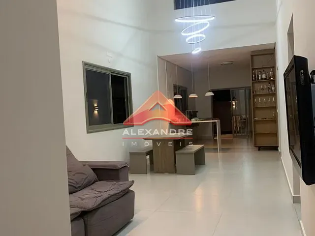 Casa com 250m² 3 quartos e 1 banheiro, à venda, no bairro Jardim das Flores em São José dos Campos