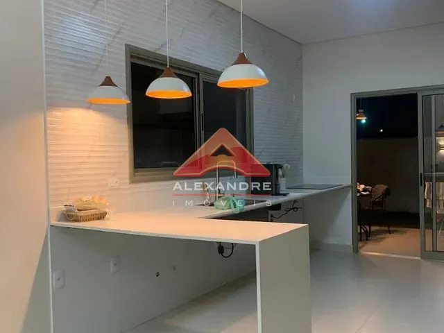 Casa com 250m² 3 quartos e 1 banheiro, à venda, no bairro Jardim das Flores em São José dos Campos