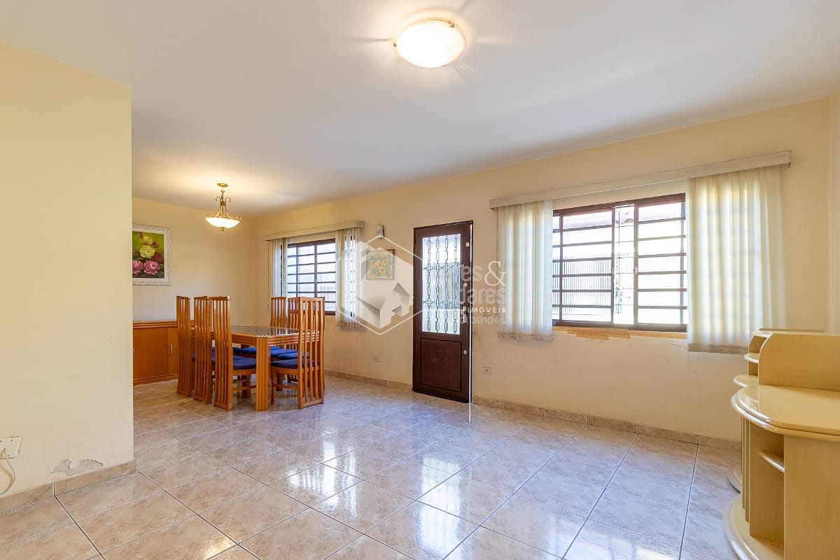 Casa à venda com 2 quartos, 149m² - Foto 1