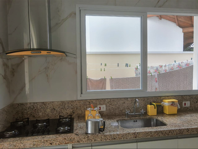 Casa com 534m² 3 quartos e 3 banheiros, à venda, no bairro Mombaça em Pindamonhangaba