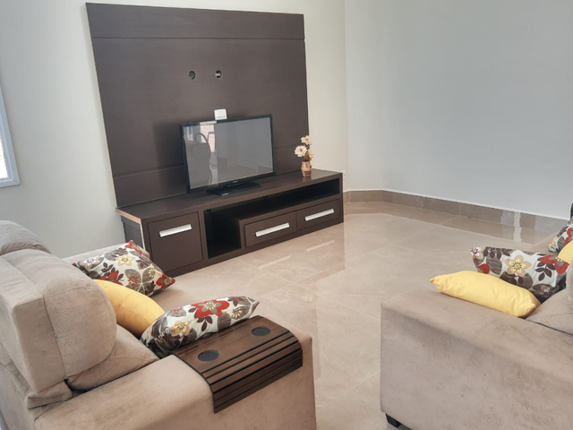 Casa com 534m² 3 quartos e 3 banheiros, à venda, no bairro Mombaça em Pindamonhangaba