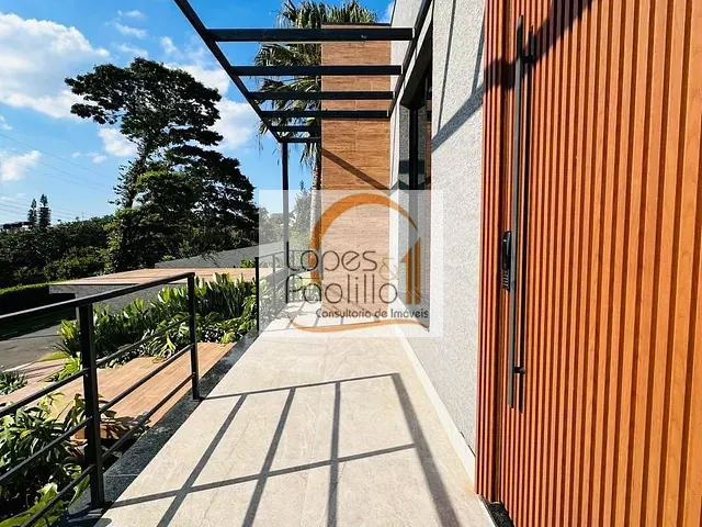 Casa com 1000m² 4 quartos e 5 banheiros, à venda ou para alugar, no bairro Condomínio Flamboyant-B em Atibaia