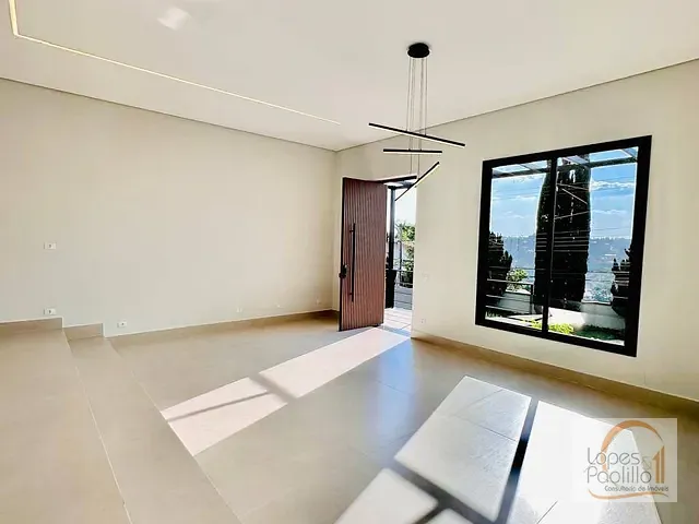 Casa com 1000m² 4 quartos e 5 banheiros, à venda ou para alugar, no bairro Condomínio Flamboyant-B em Atibaia