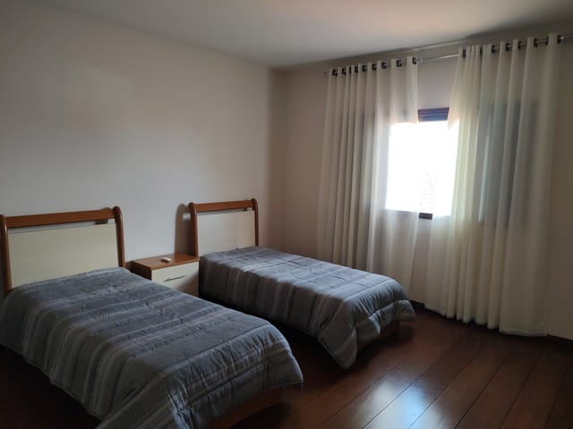 Casa com 432m² 3 quartos e 4 banheiros, à venda, no bairro Vila São Geraldo em Taubaté