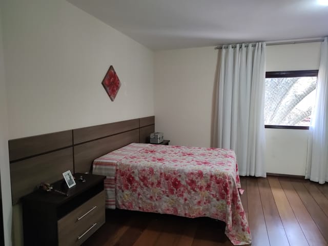 Casa com 432m² 3 quartos e 4 banheiros, à venda, no bairro Vila São Geraldo em Taubaté