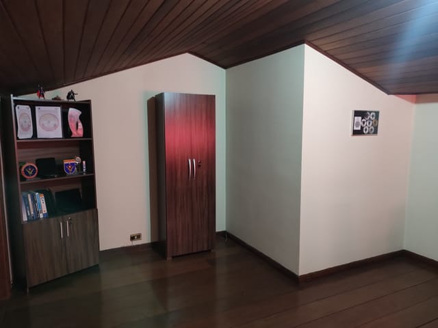 Casa com 432m² 3 quartos e 4 banheiros, à venda, no bairro Vila São Geraldo em Taubaté