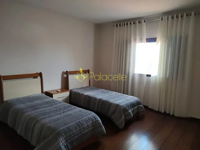 Casa com 432m² 3 quartos e 4 banheiros, à venda, no bairro Vila São Geraldo em Taubaté