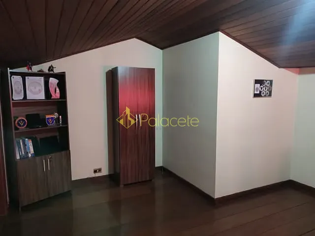 Casa com 432m² 3 quartos e 4 banheiros, à venda, no bairro Vila São Geraldo em Taubaté