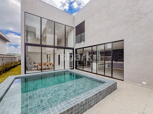 Casa com 450m² 4 quartos e 7 banheiros, à venda, no bairro Alphaville em Santana de Parnaíba